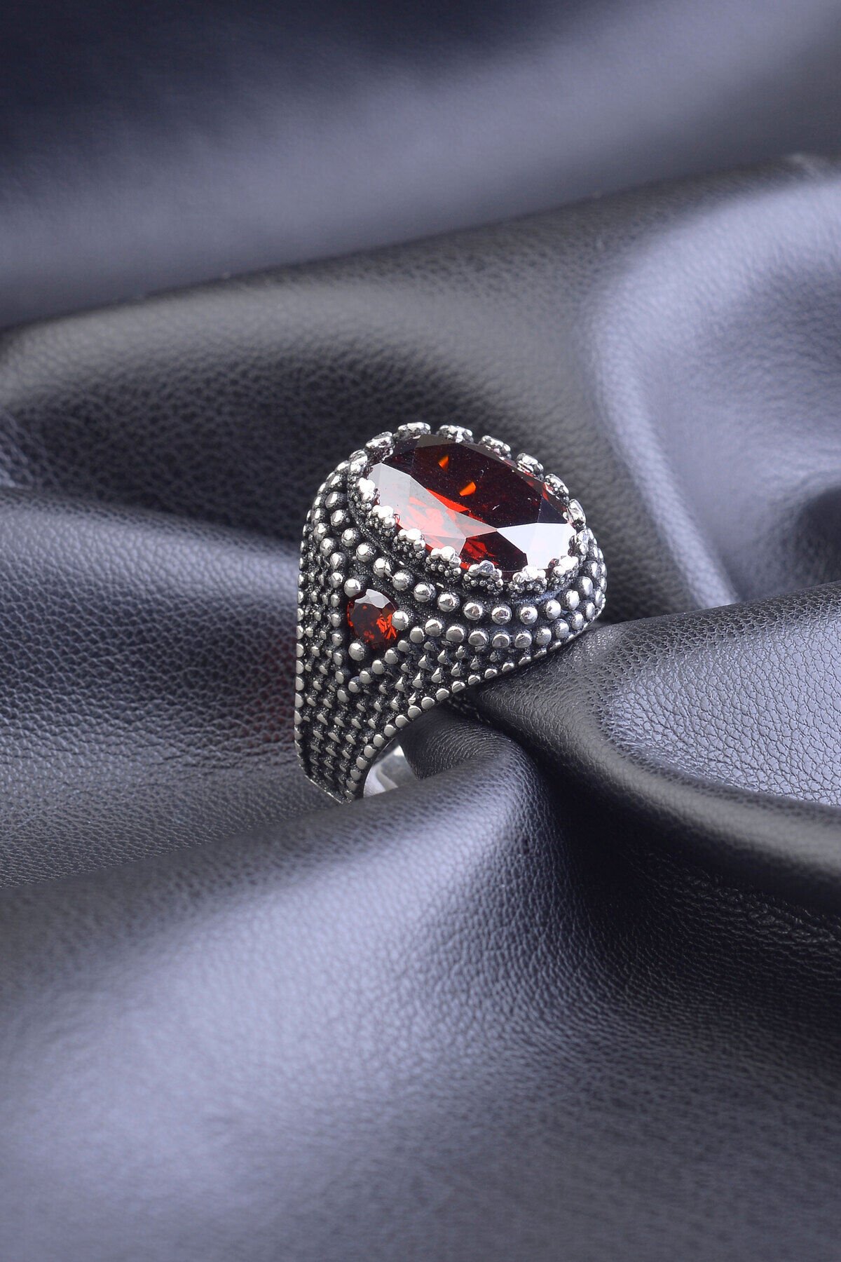 KIRMIZI ZİRKON TAŞLI 925 AYAR GÜMÜŞ ZİRKON TAŞ SÜSLEMELİ ERKEK YÜZÜK Gümüş - 32