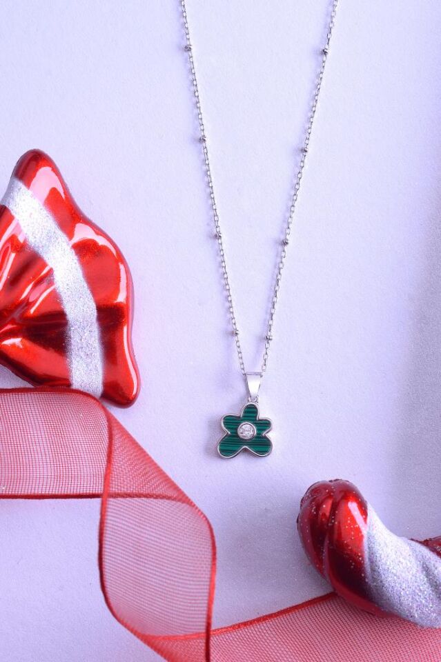 925 Ayar Gümüş Dorika Zincirli Taşlı Çiçek Kolye