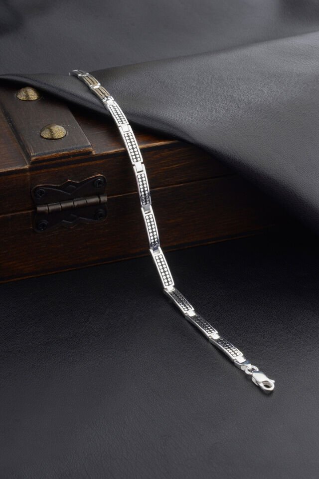 925 AYAR GÜMÜŞ NOKTA DESENLİ ERKEK BİLEKLİK