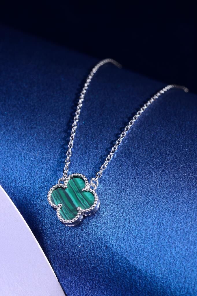 925 Ayar Gümüş Yonca Kolye