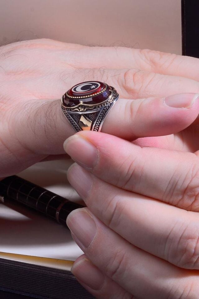 925 Ayar Gümüş Kırmızı Taşlı Ay Yıldız Motifli Erkek Yüzük