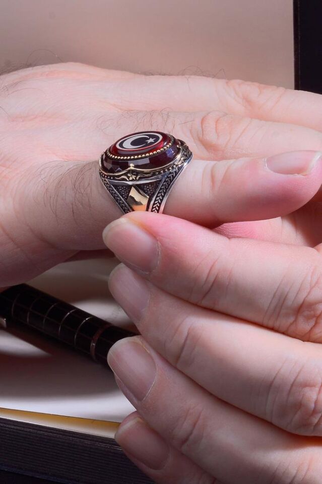 925 Ayar Gümüş Kırmızı Taşlı Ay Yıldız Motifli Erkek Yüzük